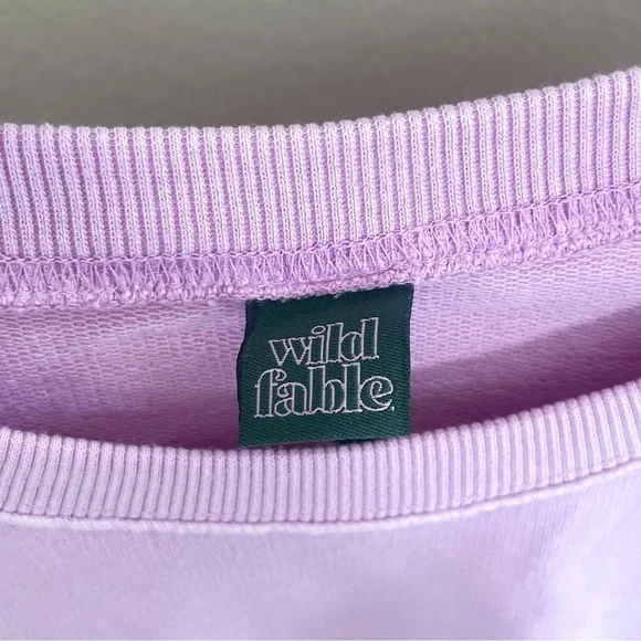 lavender oversized crewneck​​​​ - Picture 3 of 4